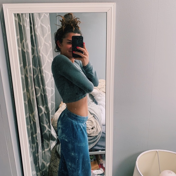 Ptula Crop Top - Picture 2 of 2